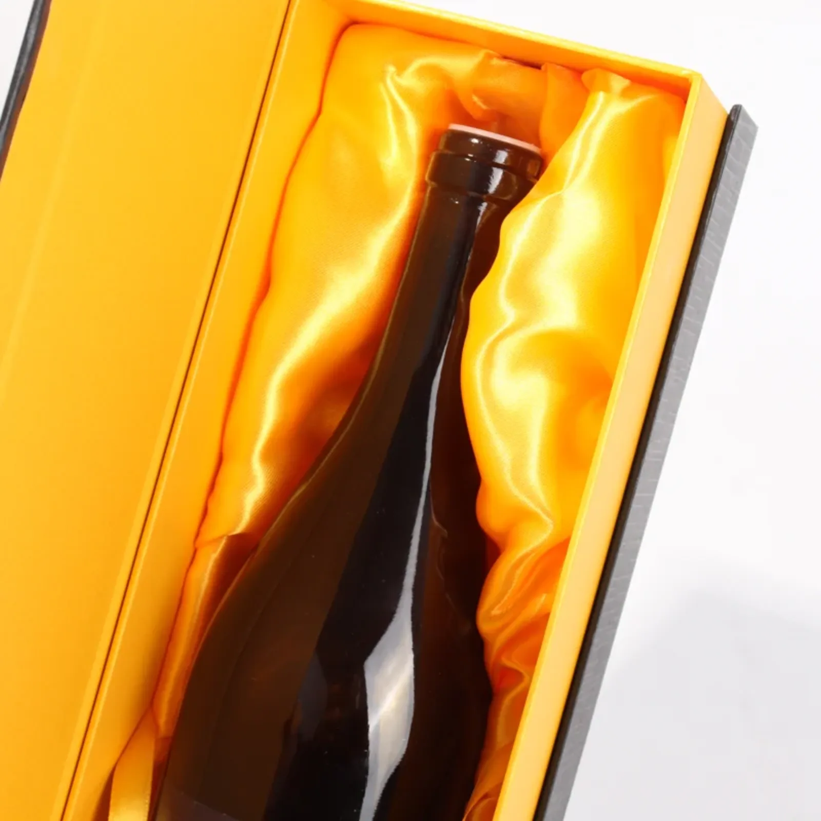 Lined Flap-Top Wine Gift Box with Wine Bag
